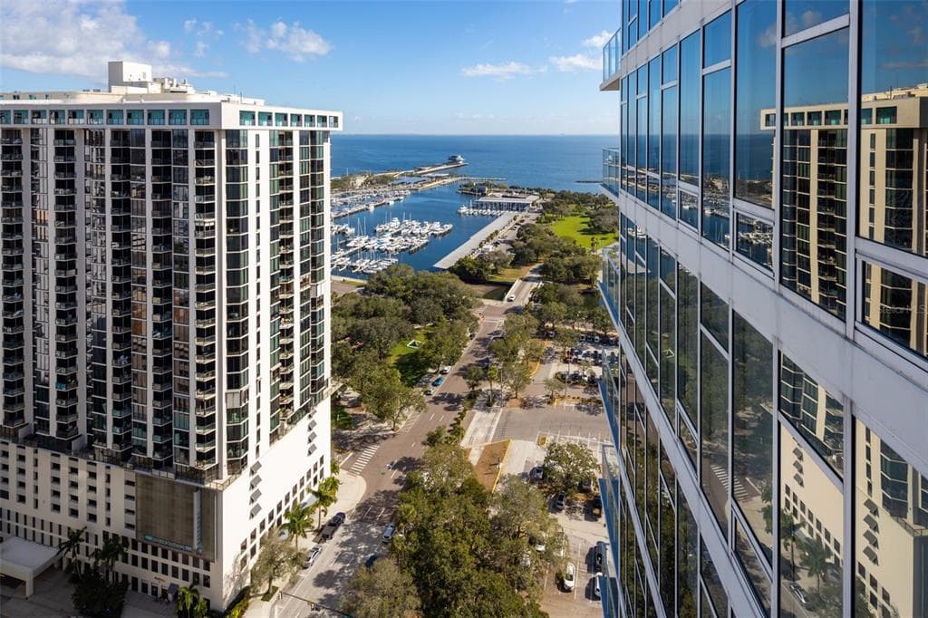 175 1ST STREET S UNIT 2801 ST PETERSBURG, FL 33701
