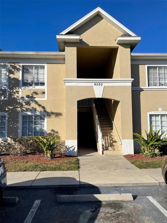 9520 AMBERDALE COURT UNIT 101 RIVERVIEW, FL 33578