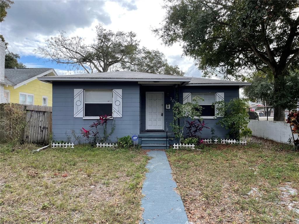 3034 BURLINGTON AVENUE N ST PETERSBURG, FL 33713