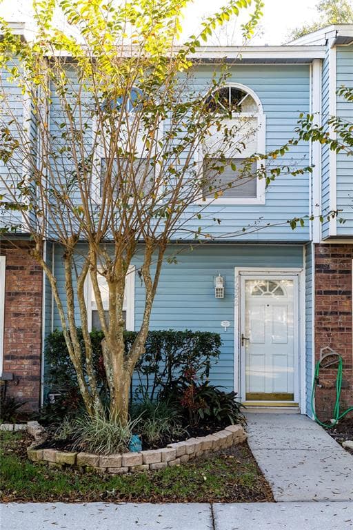 7622 COLONIAL COURT