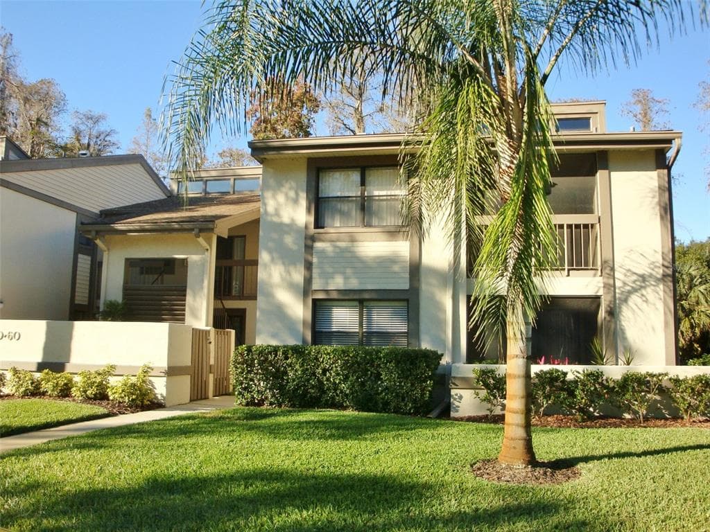 20 WOODLAKE COURT OLDSMAR, FL 34677