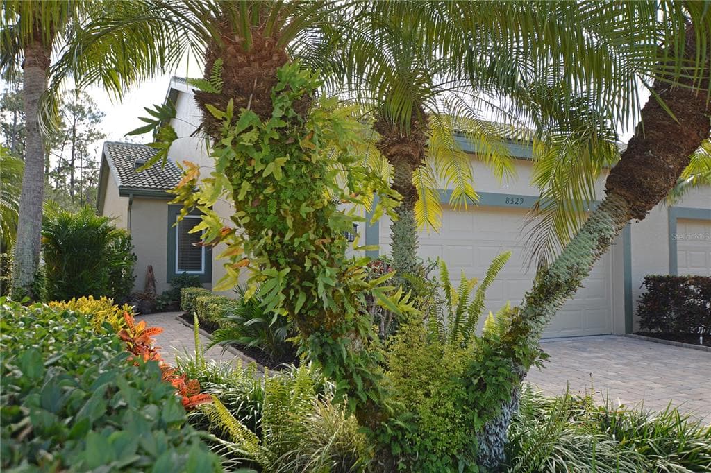 8529 54TH AVENUE CIRCLE E BRADENTON, FL 34211