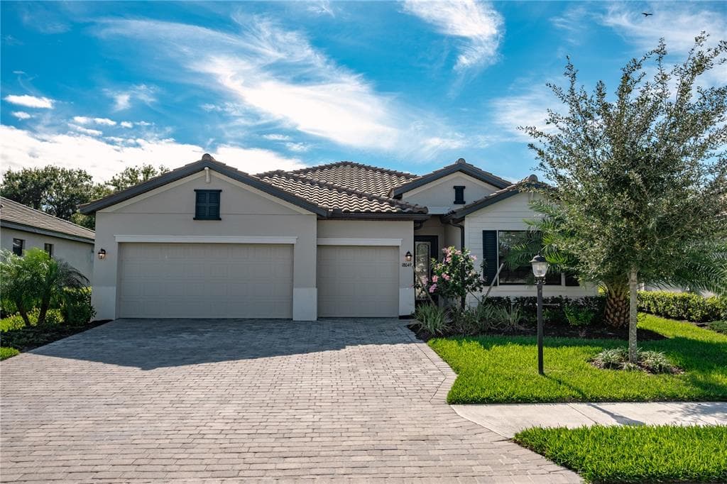 18049 POLO TRAIL BRADENTON, FL 34211