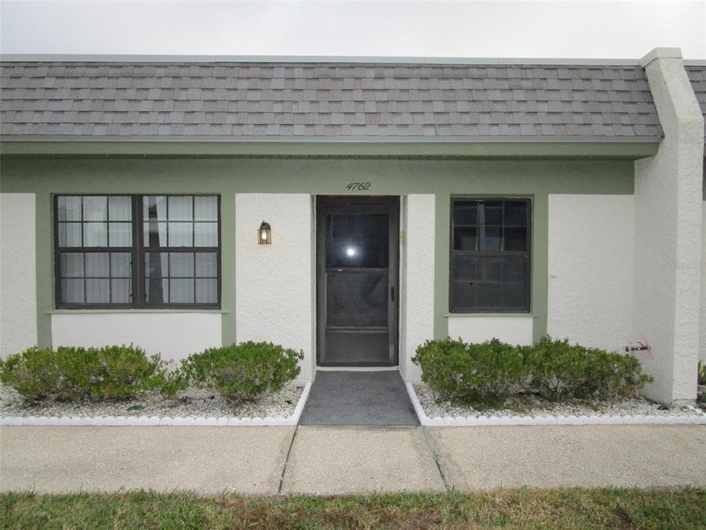 4762 LAKE BOULEVARD UNIT B CLEARWATER, FL 33762