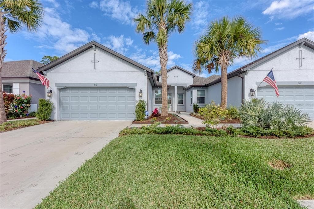 5965 AMBERLY DRIVE BRADENTON, FL 34208