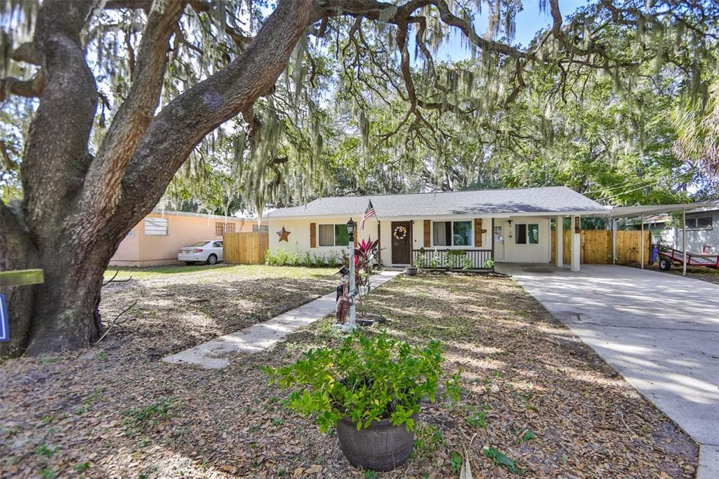 605 18TH AVENUE W PALMETTO, FL 34221