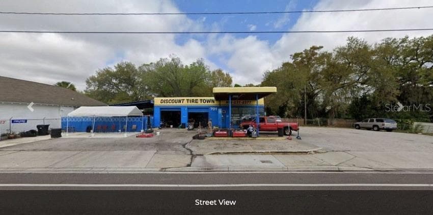 701 W HILLSBOROUGH AVENUE TAMPA, FL 33603