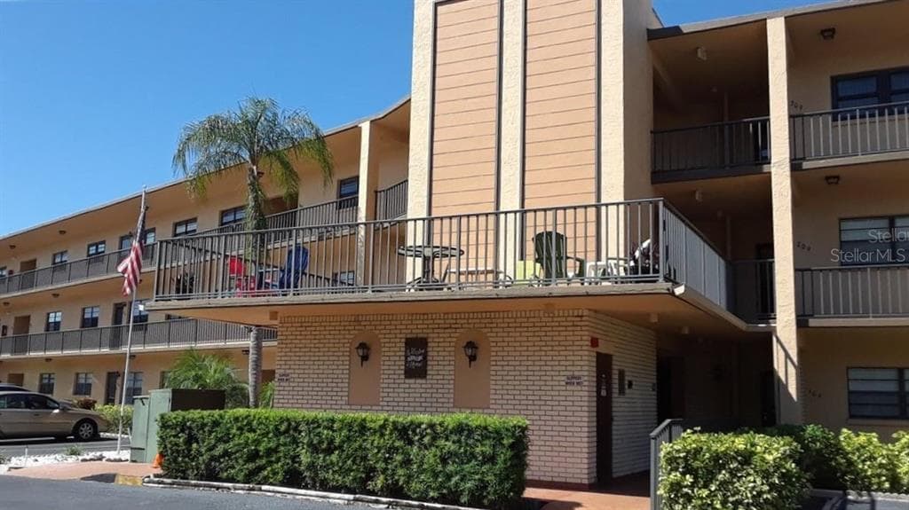 5980 TERRACE PARK DRIVE N UNIT 302 ST PETERSBURG, FL 33709