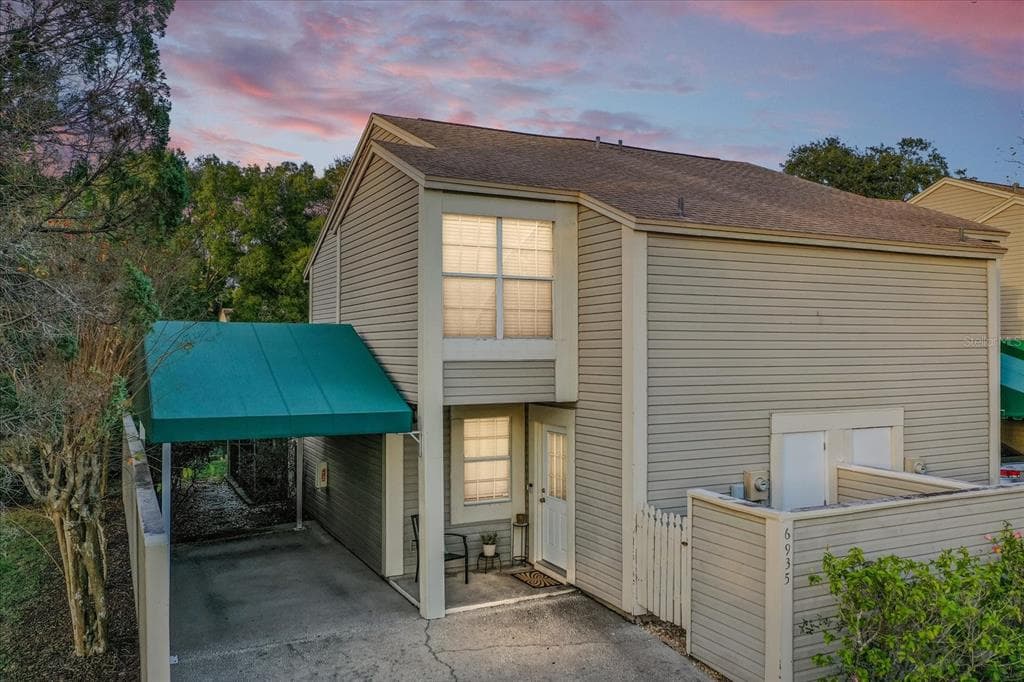 6935 LAKE PLACE COURT UNIT 6935 TAMPA, FL 33634