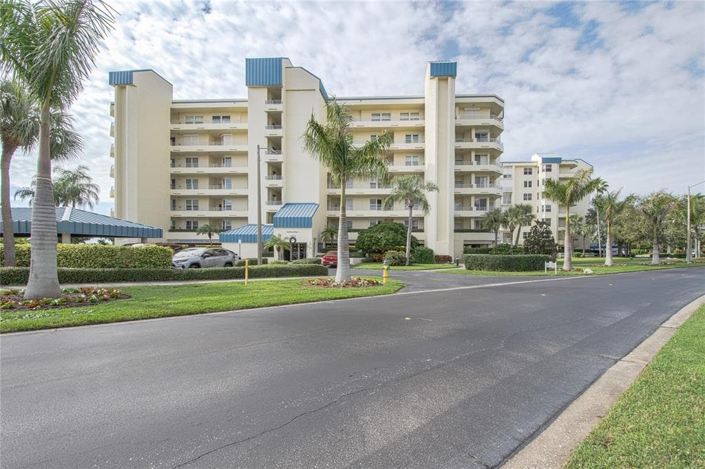 7872 SAILBOAT KEY BOULEVARD S UNIT 303 SOUTH PASADENA, FL 33707