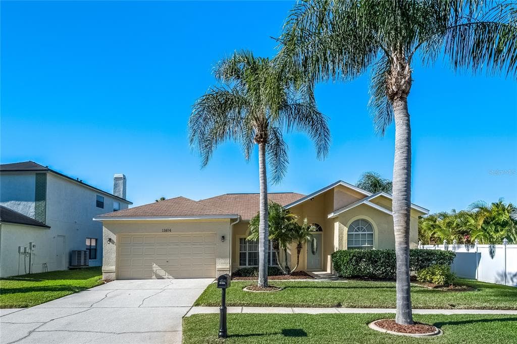 11404 WHISPERING HOLLOW DR TAMPA, FL 33635