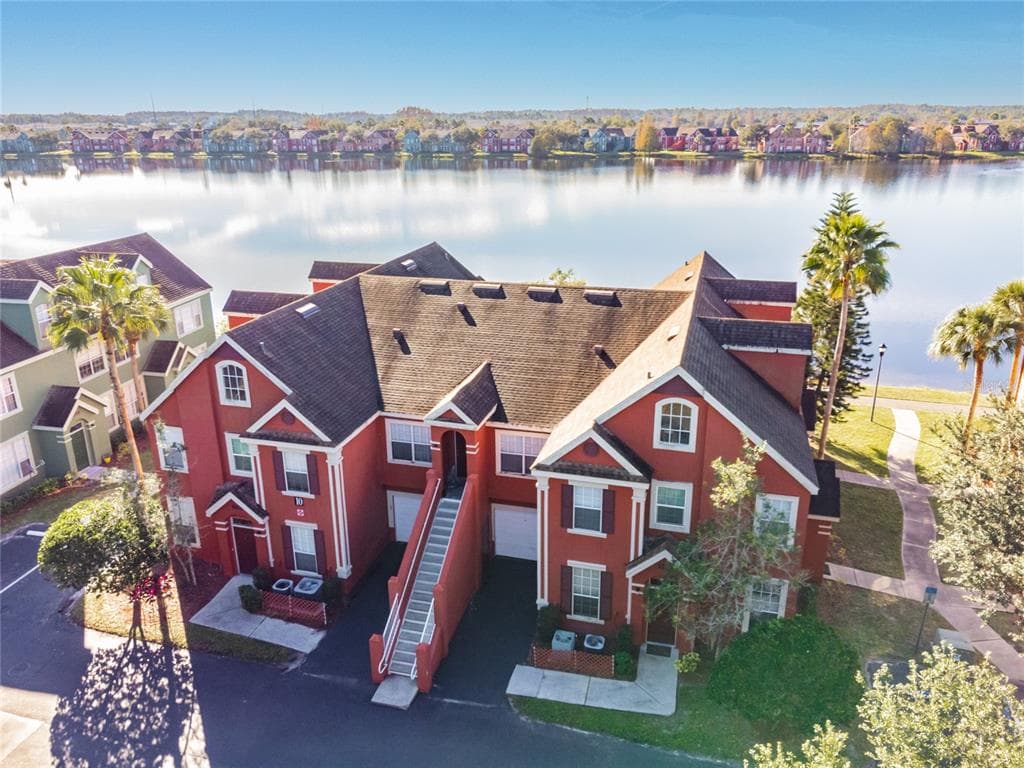 9184 LAKE CHASE ISLAND WAY UNIT 9184 TAMPA, FL 33626