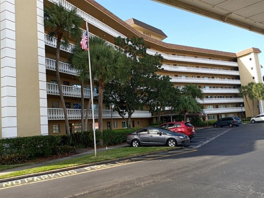 8950 PARK BOULEVARD UNIT 409 SEMINOLE, FL 33777