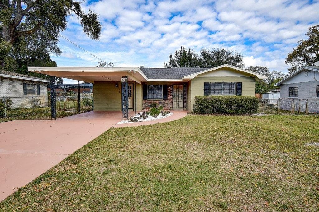 2713 W OSBORNE AVENUE TAMPA, FL 33614