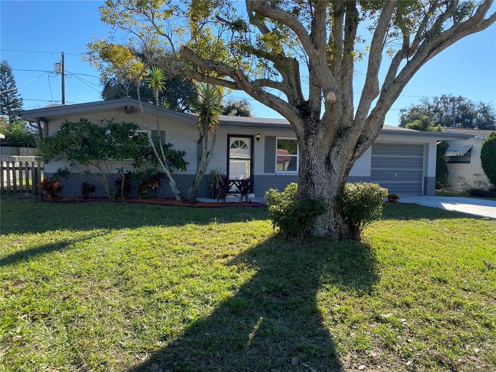 5052 BEACON HILL DRIVE NEW PORT RICHEY, FL 34652