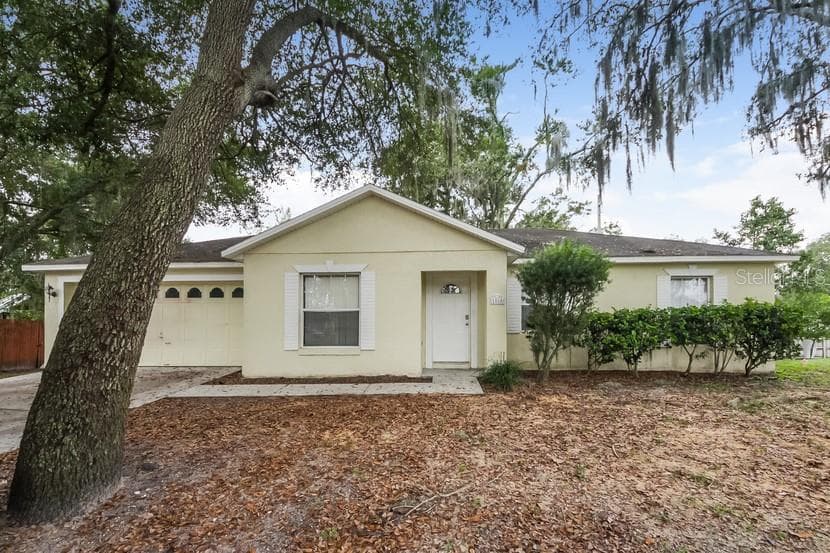 1560 FRANCES STREET KISSIMMEE, FL 34744