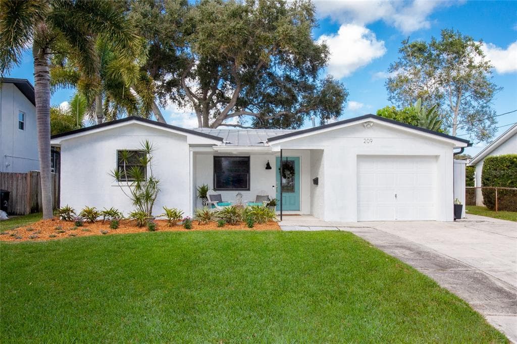 209 TALLAHASSEE DRIVE NE ST PETERSBURG, FL 33702
