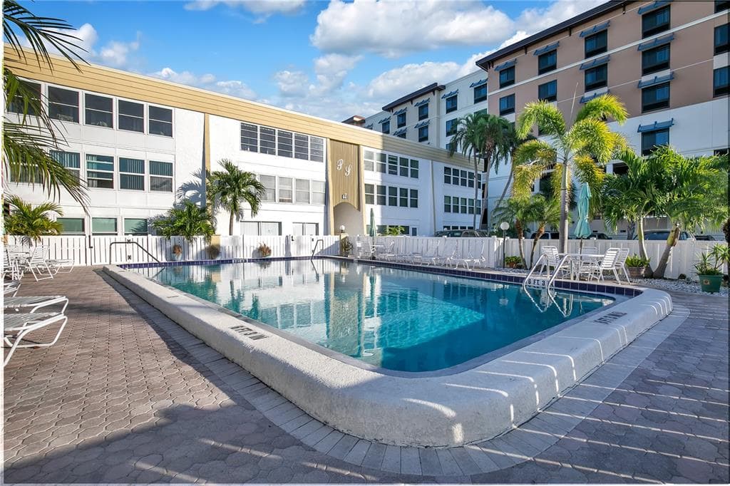 661 POINSETTIA AVENUE UNIT 104 CLEARWATER BEACH, FL 33767