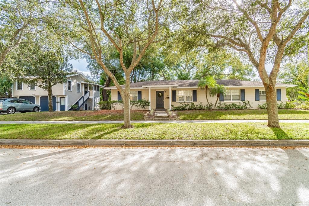 1806 W BRISTOL AVENUE TAMPA, FL 33606