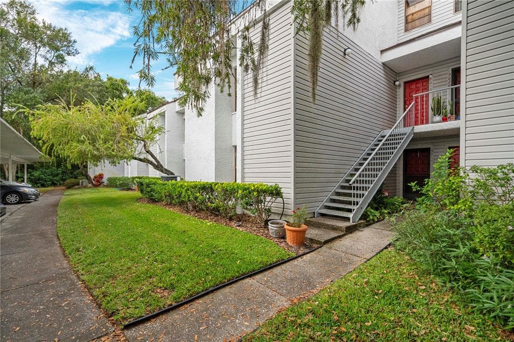 5020 PURITAN CIRCLE UNIT 925 TAMPA, FL 33617