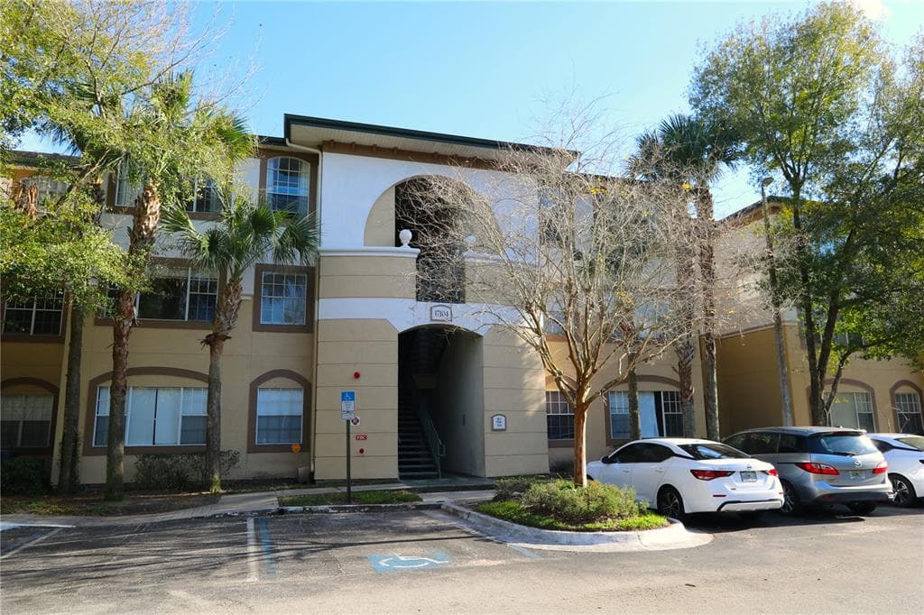 17104 CARRINGTON PARK DRIVE UNIT 517 TAMPA, FL 33647
