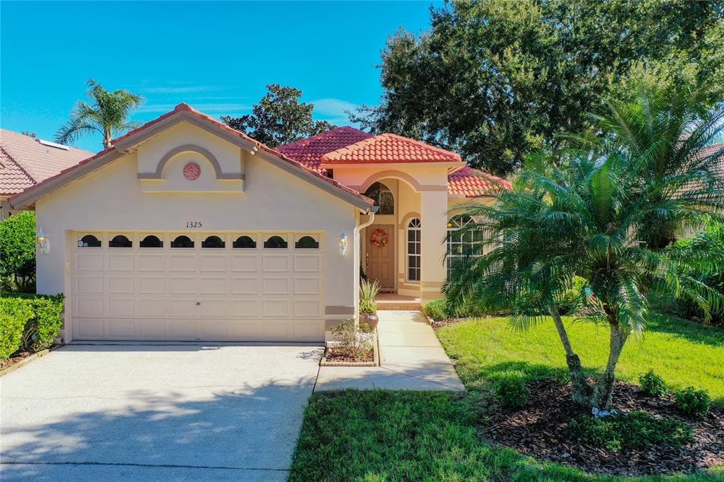 1325 LINDENWOOD DRIVE
