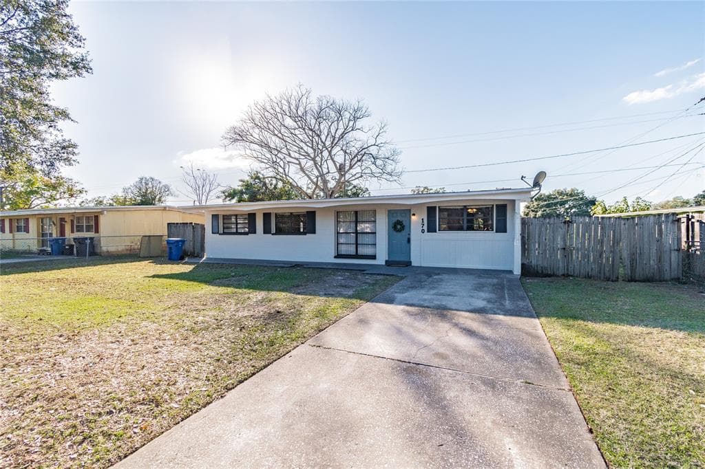 1705 WINDSOR WAY TAMPA, FL 33619