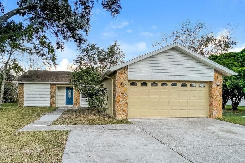 4360 GRANDWOOD LANE NEW PORT RICHEY, FL 34653