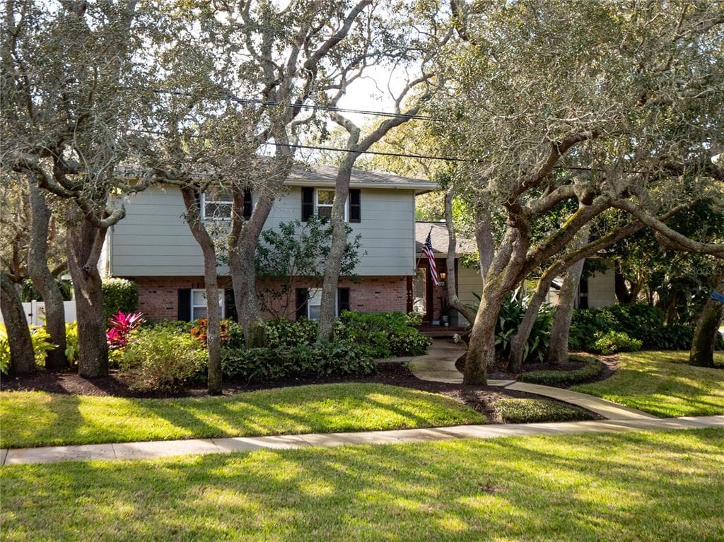 1611 RIDGEWOOD STREET CLEARWATER, FL 33755