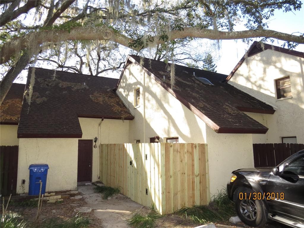 5601 ASHLEY OAKS DRIVE UNIT 6 TAMPA, FL 33617