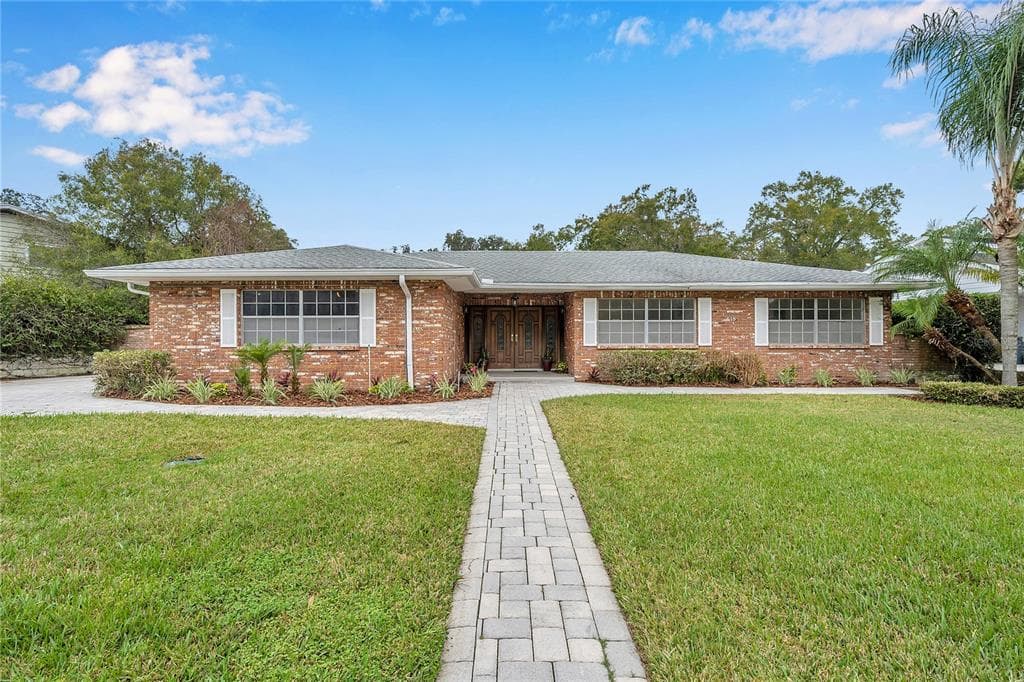 618 DOWNS AVENUE TEMPLE TERRACE, FL 33617