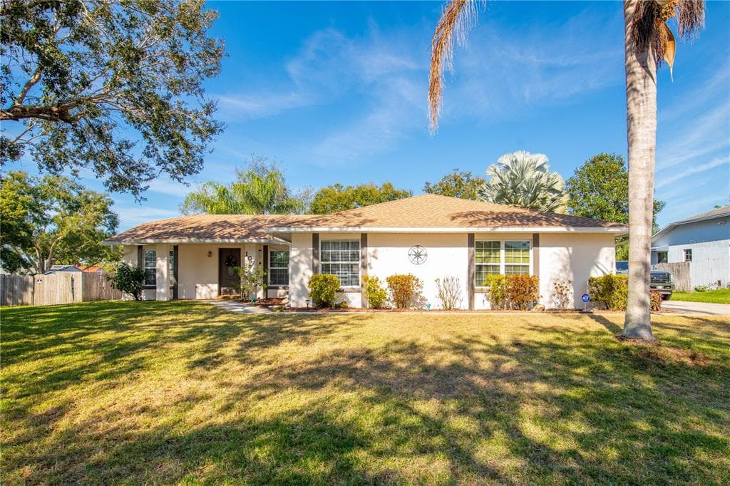 107 KINSTLE HILL DRIVE AUBURNDALE, FL 33823