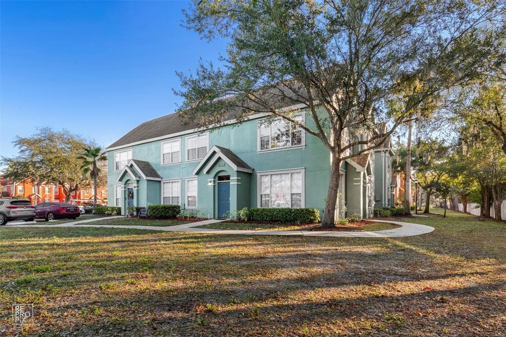 10470 WHITE LAKE COURT TAMPA, FL 33626
