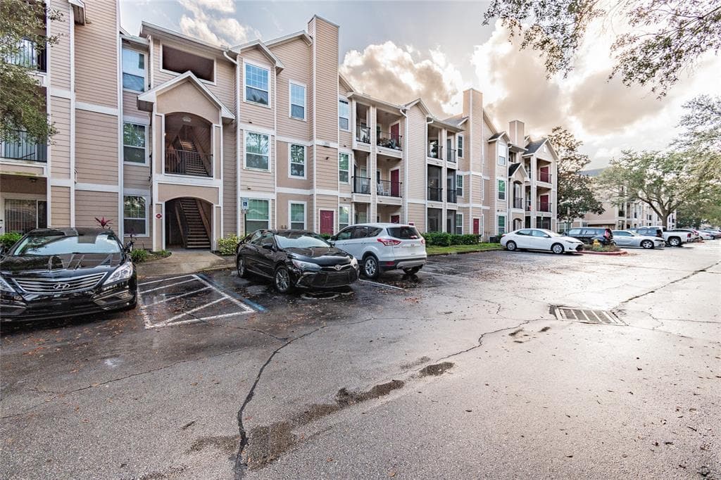 2015 ERVING CIRCLE UNIT 108 OCOEE, FL 34761
