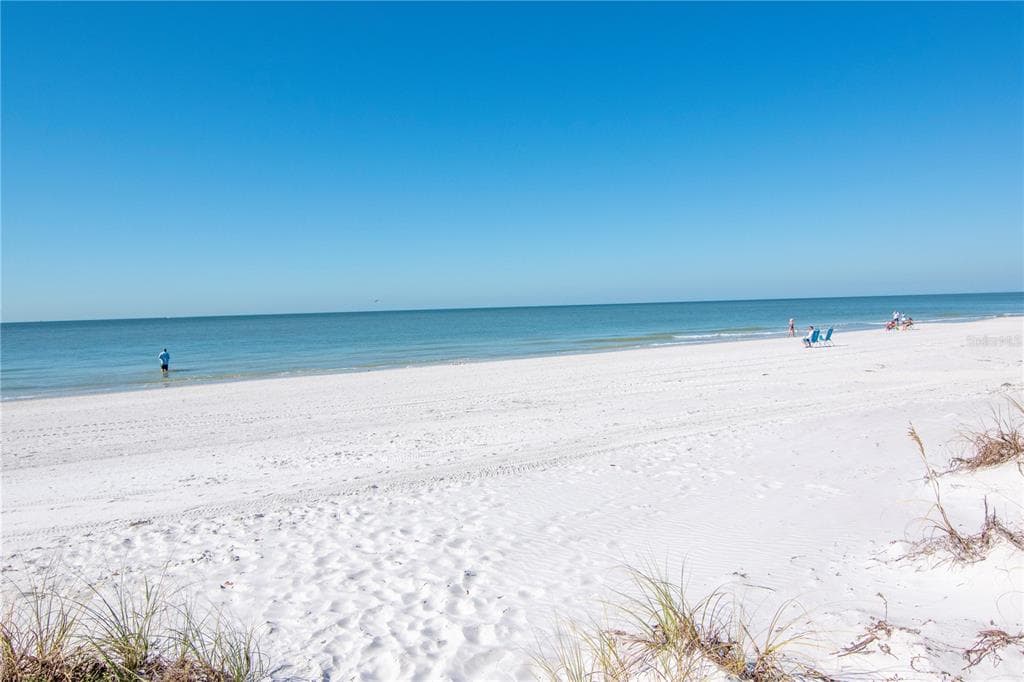 13706 GULF BOULEVARD UNIT B MADEIRA BEACH, FL 33708