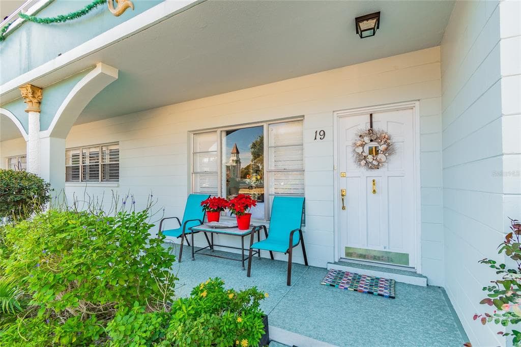 2381 ECUADORIAN WAY UNIT 19 CLEARWATER, FL 33763