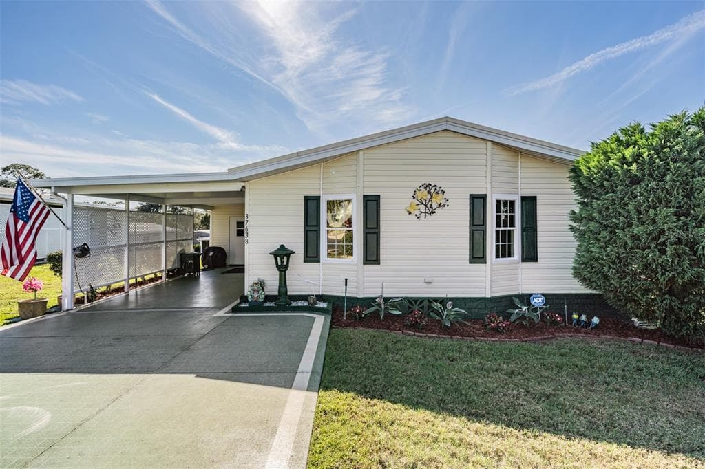 37638 LORENA AVENUE ZEPHYRHILLS, FL 33541