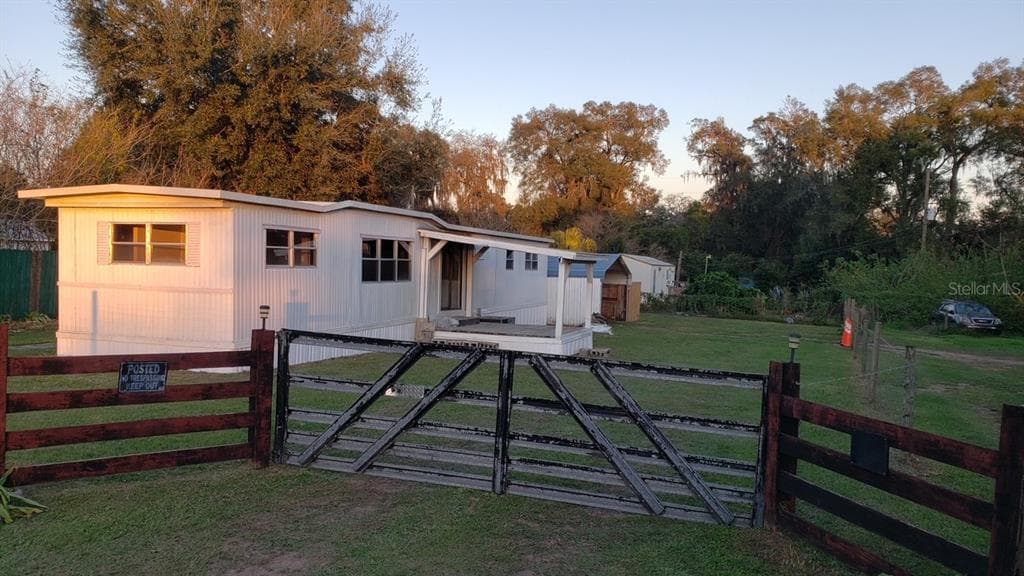 8532 BARTOW STREET ZEPHYRHILLS, FL 33540