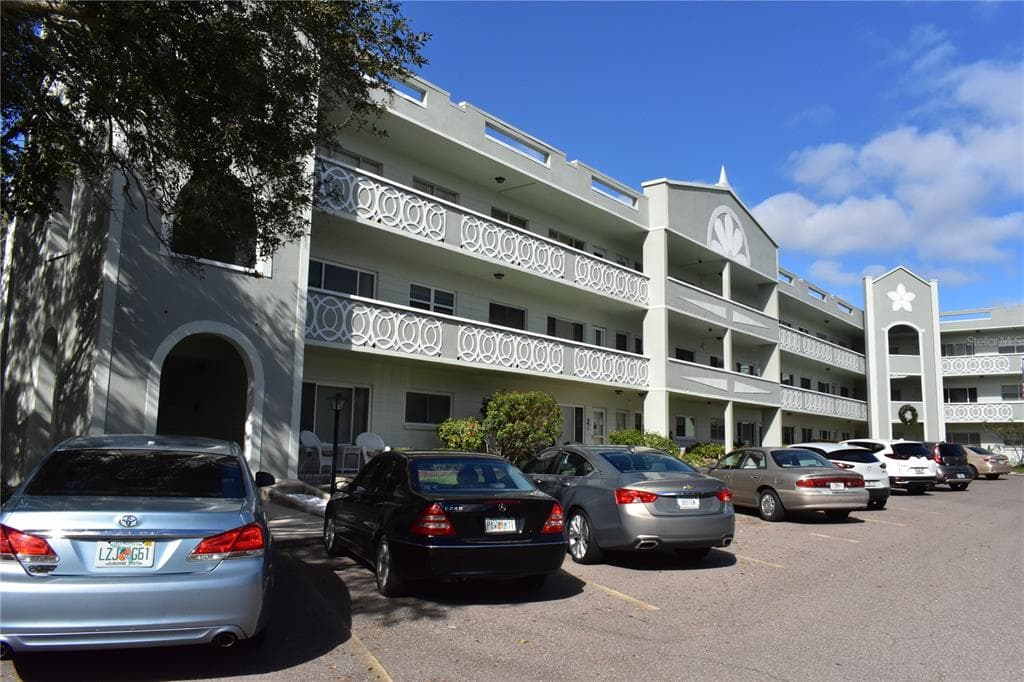 2256 PHILIPPINE DRIVE UNIT 4 CLEARWATER, FL 33763