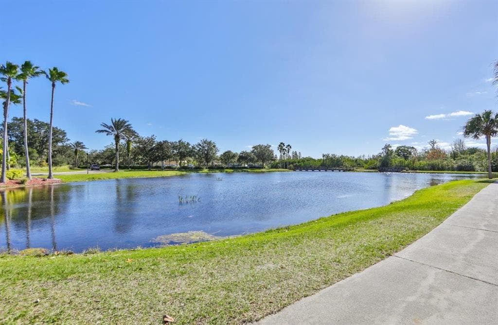 1302 LENOX GREENS DRIVE SUN CITY CENTER, FL 33573