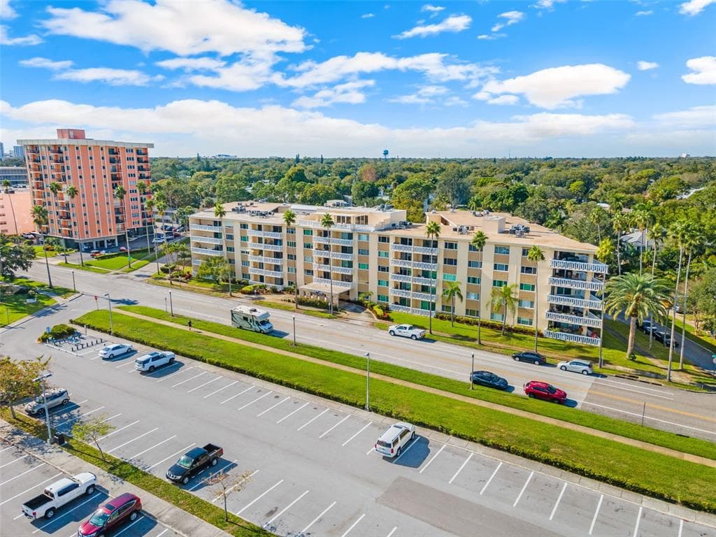 1200 N SHORE DRIVE NE UNIT 107 ST PETERSBURG, FL 33701