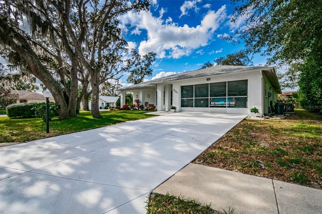 8627 GOLD PINE DRIVE PORT RICHEY, FL 34668