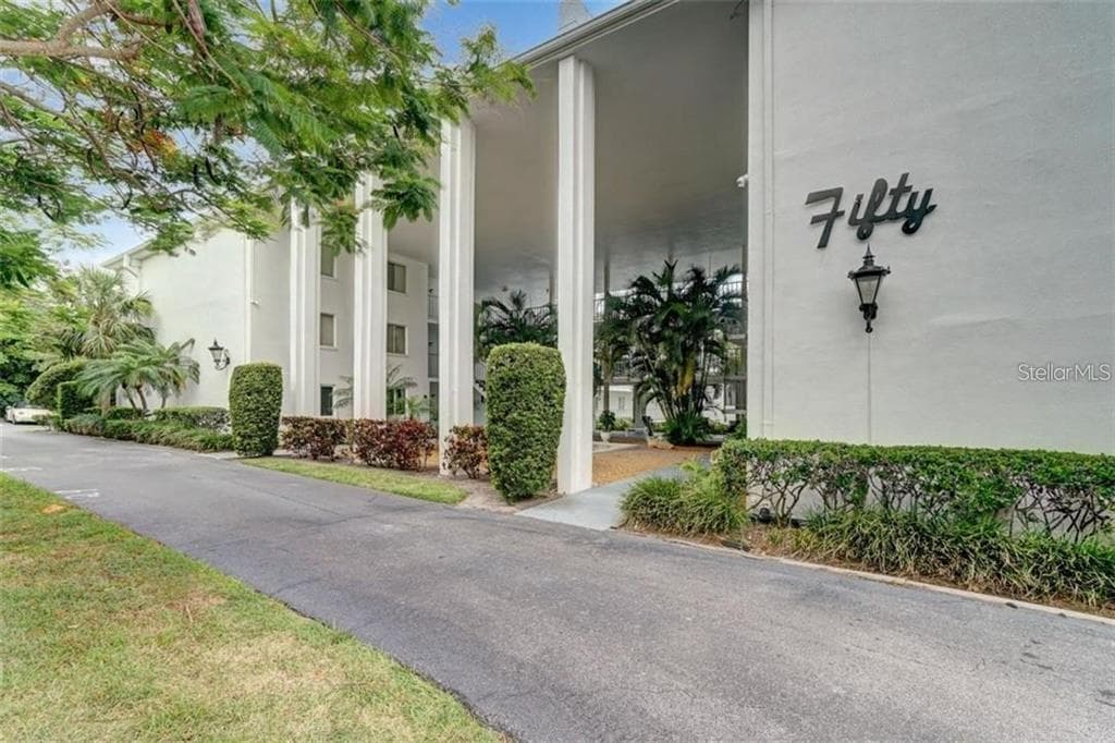 50 HARBOR VIEW LANE UNIT 19