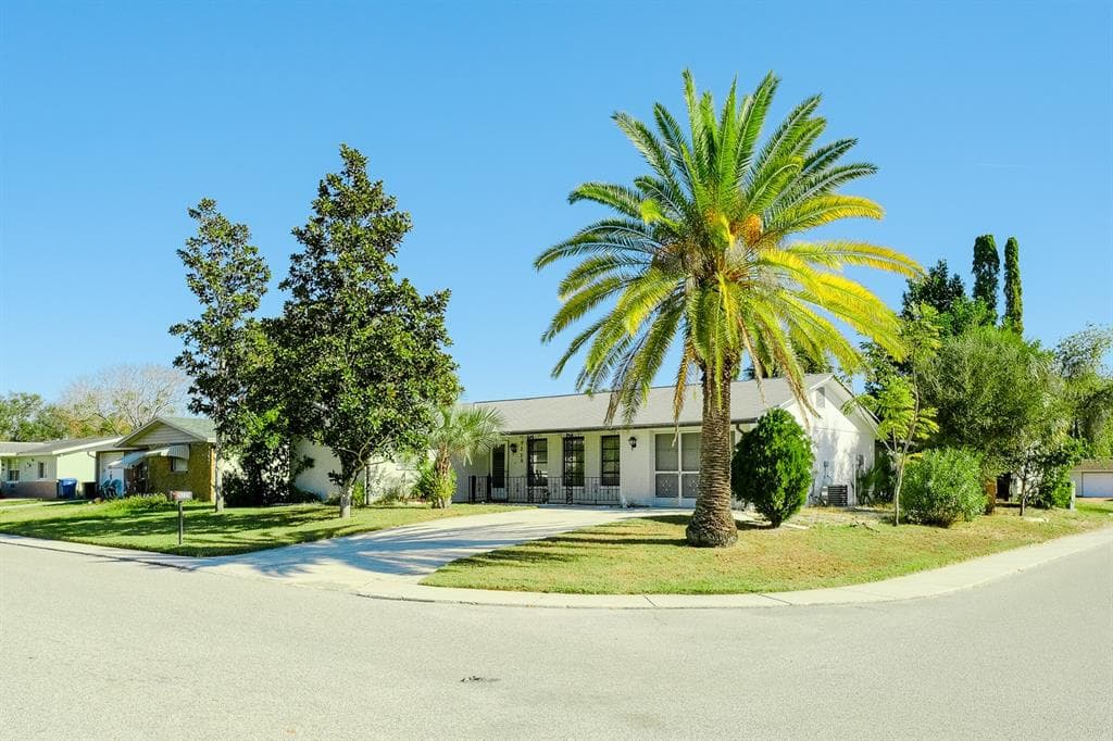 9220 COCHISE LANE PORT RICHEY, FL 34668