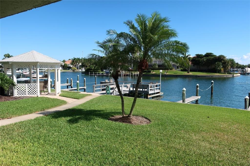 719 PINELLAS BAYWAY S UNIT 209 TIERRA VERDE, FL 33715