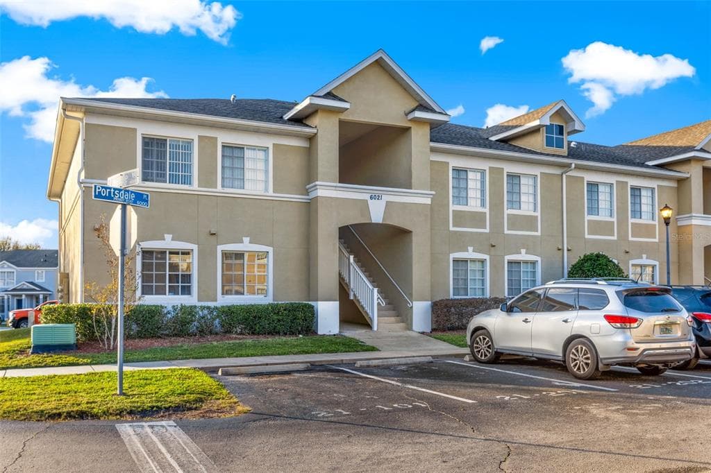 6021 PORTSDALE PLACE UNIT 101 RIVERVIEW, FL 33578