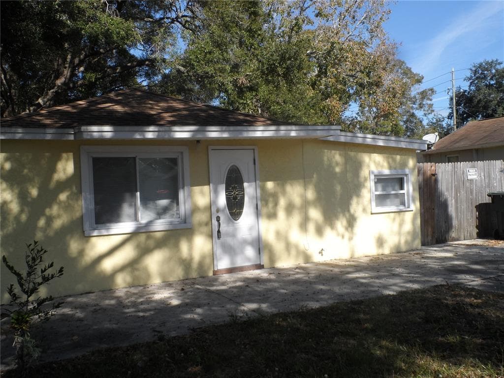 906 14TH AVENUE NW LARGO, FL 33770