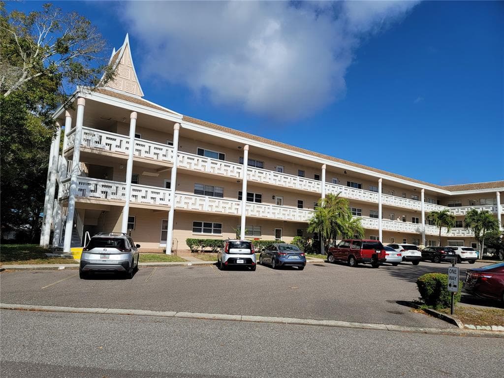 2436 RHODESIAN DRIVE UNIT 22 CLEARWATER, FL 33763