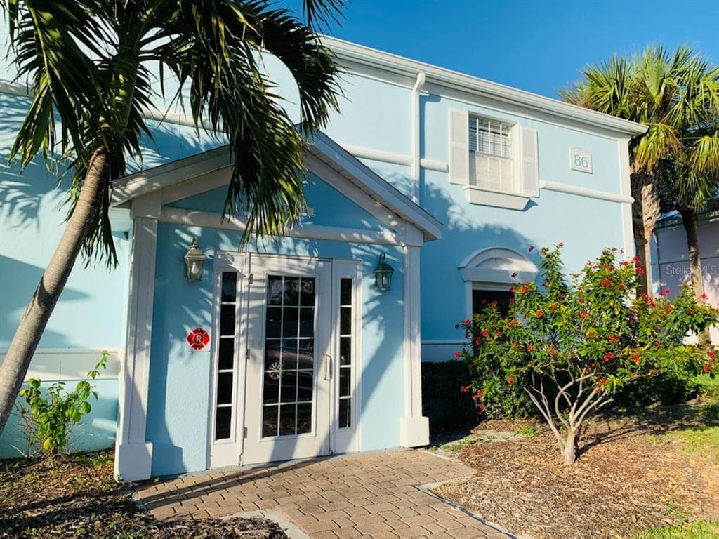209 SEA HORSE DRIVE SE UNIT D ST PETERSBURG, FL 33705
