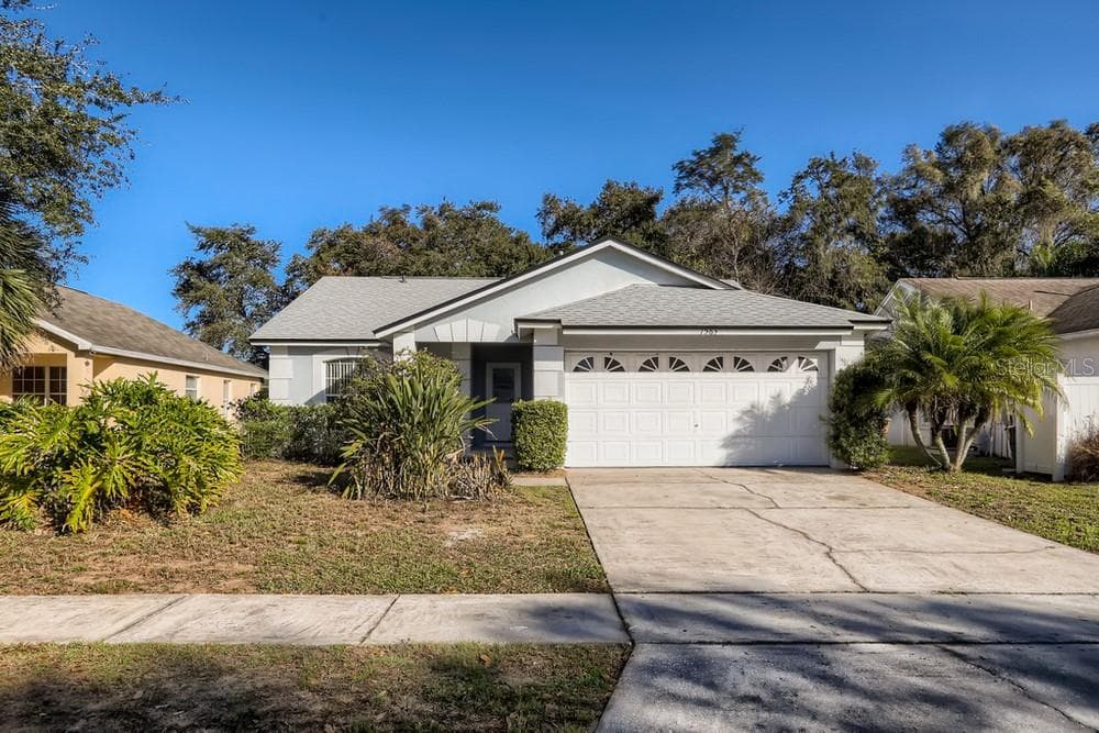 1563 OAK HILL TRAIL KISSIMMEE, FL 34747